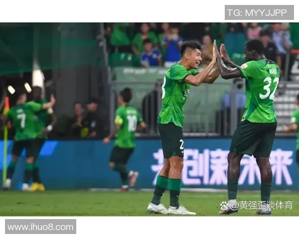 上海绿地申花迎战河北队全力争胜展现球队实力与斗志 上海绿地申花迎战河北队全力争胜展现球队实力与斗志