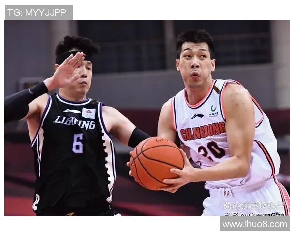 任骏飞领衔球队奋战赛季展现篮球才华与团队精神的完美结合 任骏飞领衔球队奋战赛季展现篮球才华与团队精神的完美结合