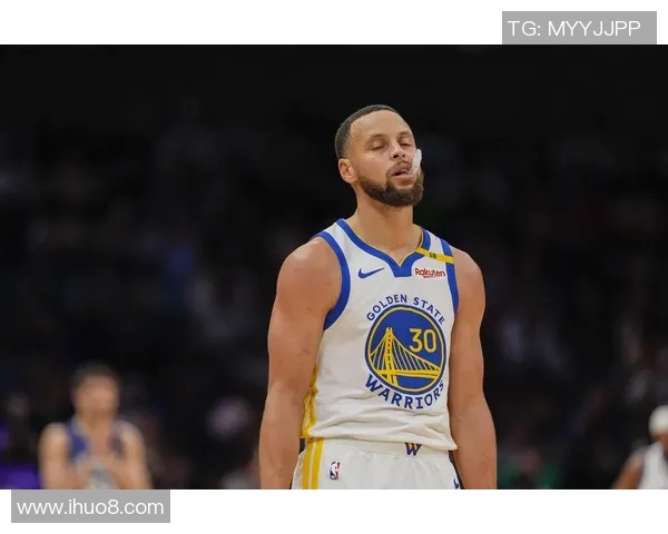 勇士队创历史奇迹以73胜战绩征服灰熊队展现无与伦比的篮球实力 勇士队创历史奇迹以73胜战绩征服灰熊队展现无与伦比的篮球实力