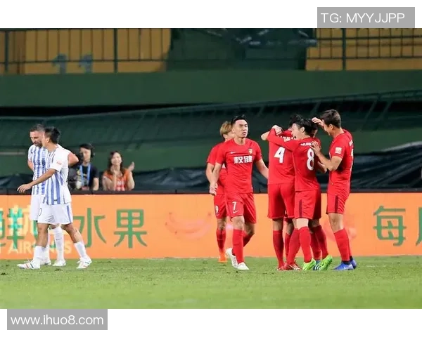 权健与富力赛场冲突引发热议球迷与球队关系再度紧张